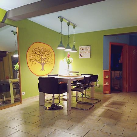 Grosses Zimmer Bad Kueche Wohnzimmer Terasse Garten Zentral Ruhig ลันด์สแบร์กอัมเลคช์ ภายนอก รูปภาพ