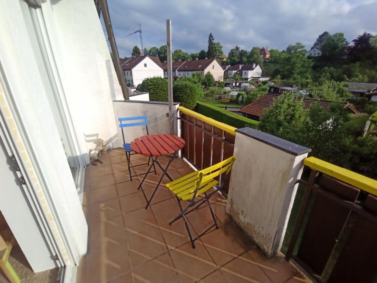 Grosses Zimmer Bad Kueche Wohnzimmer Terasse Garten Zentral Ruhig ลันด์สแบร์กอัมเลคช์ ภายนอก รูปภาพ